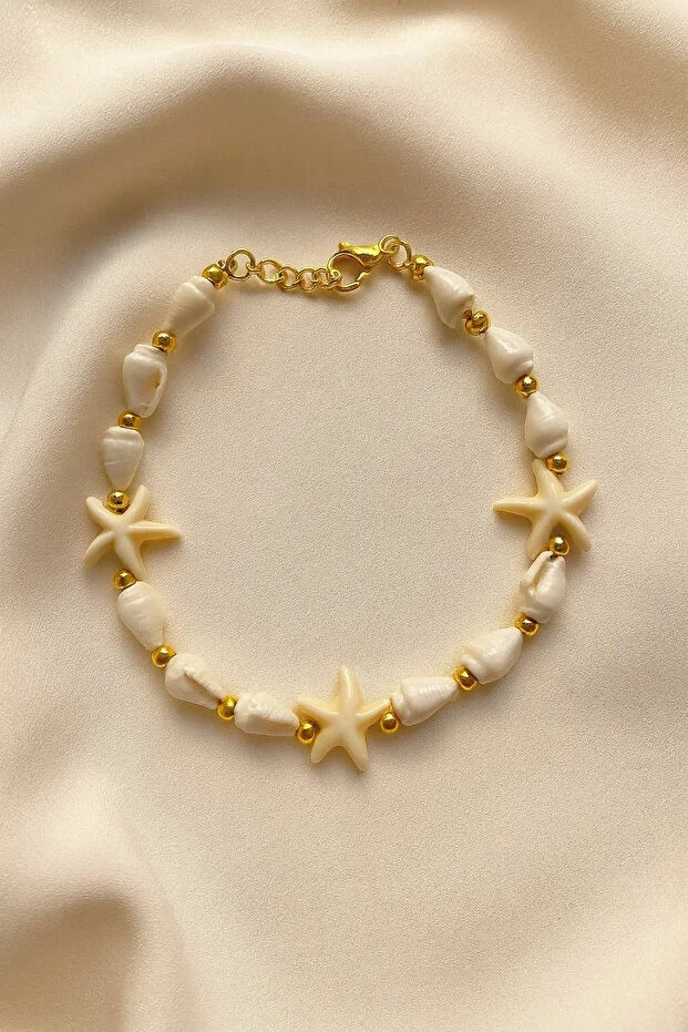 Kadın Deniz Kabuğu Yıldızlı Gold Boncuk Detaylı Bileklik - Fembelt