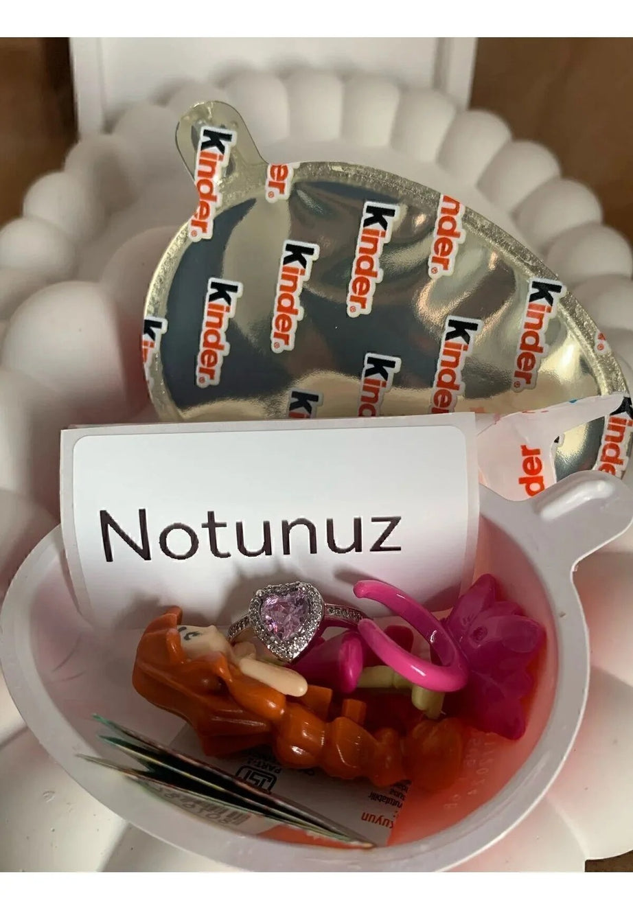 Sürpriz Yumurta Konseptli Kalpli Yüzük – Aşk Dolu Hediye