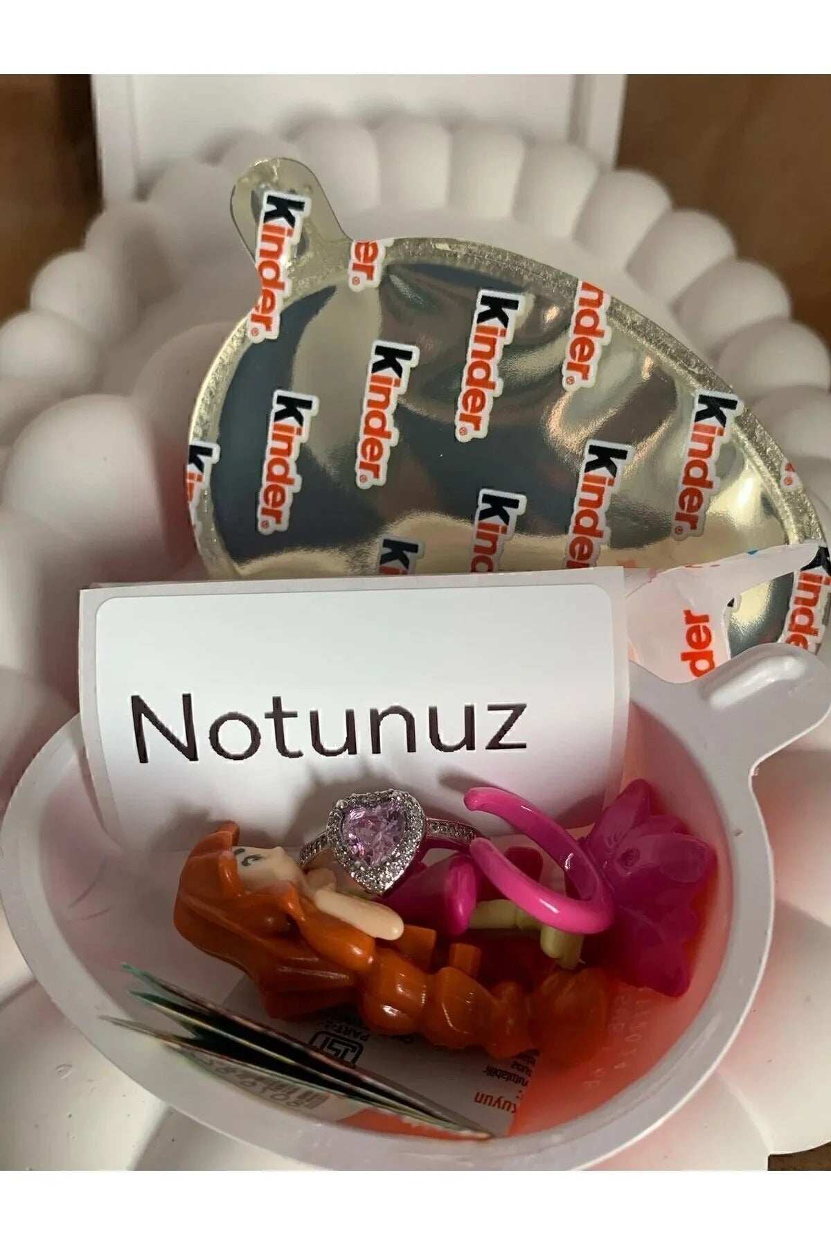 Sürpriz Yumurta Konseptli Kalpli Yüzük – Aşk Dolu Hediye - Fembelt