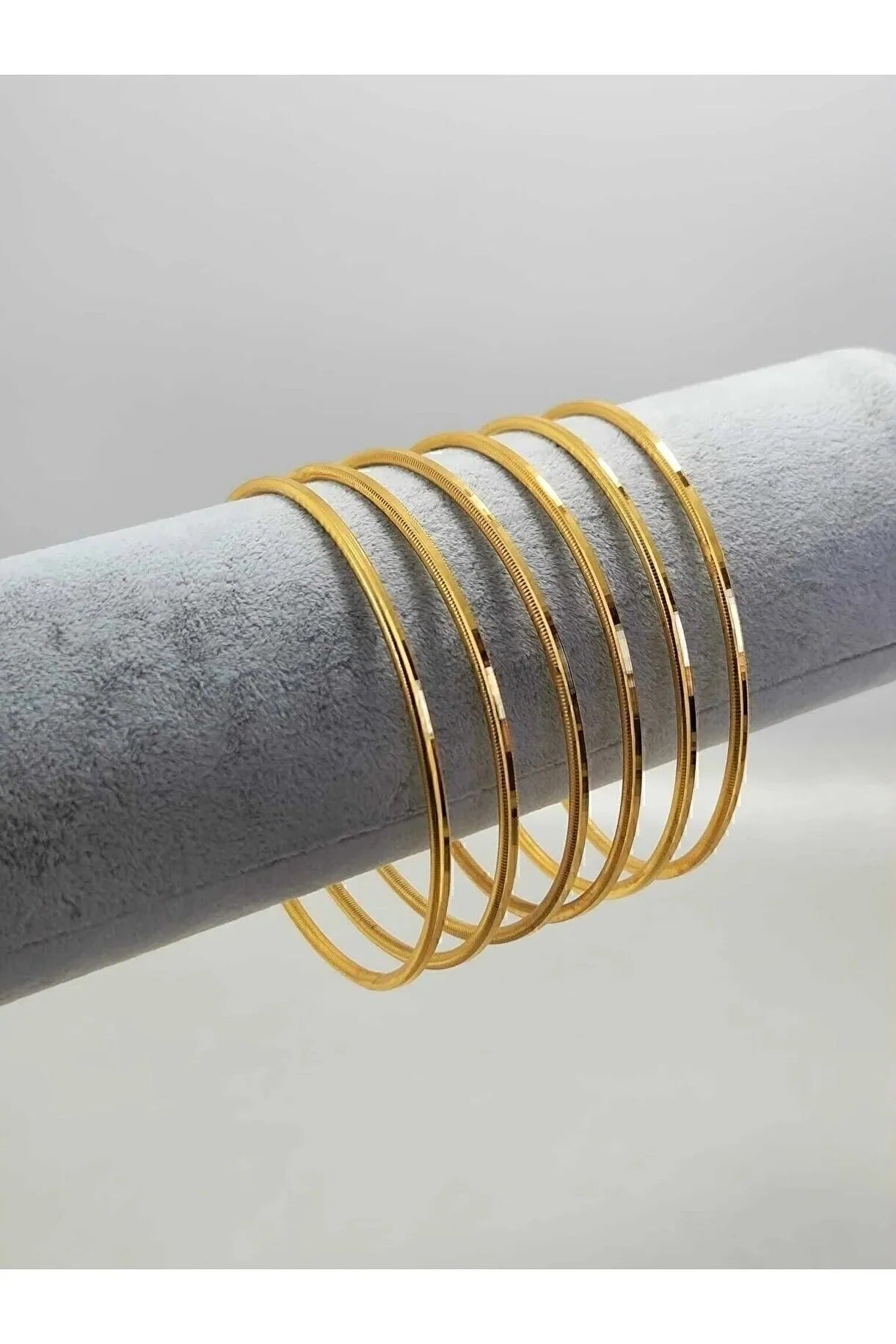 22 Ayar Altın Kaplama Tırtıklı Ince Ajda Ray Parlak Sade Bilezik 1(Adet) - Fembelt